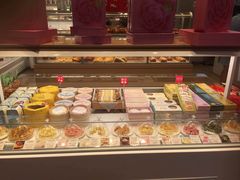 面包甜点陈列柜-好利来(十里河店)
