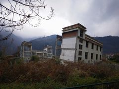 -四川汶川特大地震漩口中学遗址