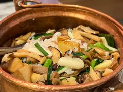 铜锅牛肝菌焖饭-中8楼风尚云南菜(颐堤港店)