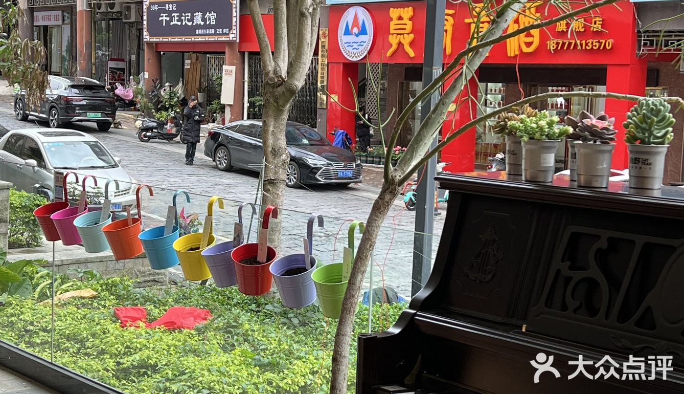 南宁的！新店！一半咖啡一半酒！老板带你玩游戏