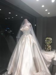 -艾米丽婚纱礼服