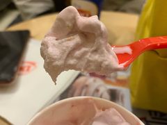 草莓芝士熔岩暴风雪-DQ·蛋糕·冰淇淋(高新万达店)