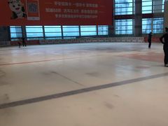 -成都冰纷万象滑冰场