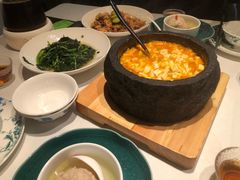 石锅蟹黄豆腐-醉舍·新淮扬菜(长宁龙之梦店)