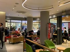 大堂-星巴克臻选(北京银泰店)