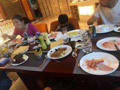 -东西风牛排馆周末烧烤自助(首都机场希尔顿店)
