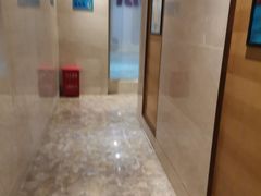 -跃动游泳健身俱乐部(新华传媒店)