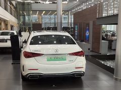 -天津波士信达奔驰4S店(卫津南路店)