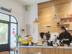 -彳亍咖啡·这里(水湾路店)
