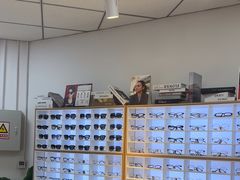 -天空之镜眼镜店蔡司依视路配镜授权零售店(望京颐堤港店)