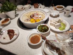 -三人行骨头王火锅(长寿店)