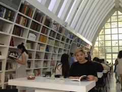 -钟书阁(松江泰晤士小镇店)