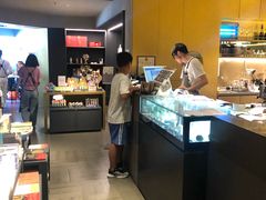 自助取餐区-物质生活书·酒吧