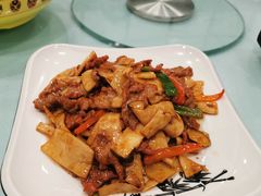 杏鲍菇炒牛肉-巴渝兄弟川菜(宽街店)