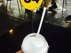 -莓园冰淇淋店