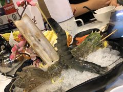 -鲜入围煮花胶鸡海鲜火锅