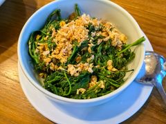 -Chom Cafe and Restaurant