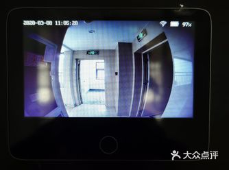 主人，侦测到门外有人逗留哈哈