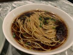 特色红汤面-萬國春·中菜馆(颐和公馆店)