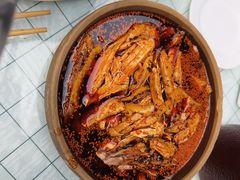 -土砂锅生态山庄·非遗砂锅雅鱼