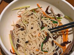 鸡丝凉米线-云海肴·汽锅鸡·云南菜(天山百盛优客店)