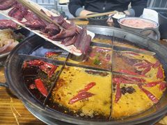 -铜元老码头鳝鱼火锅