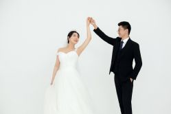 -雪中彩影婚纱摄影·微光艺术中心