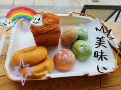 -顶东面包花园·生日蛋糕(世博店)
