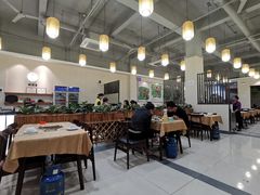 大堂-胡须哥网红竹筒菜