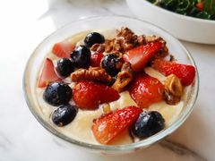 野莓核桃蜂蜜希腊酸奶-The Rug Cafe(王府中环店)
