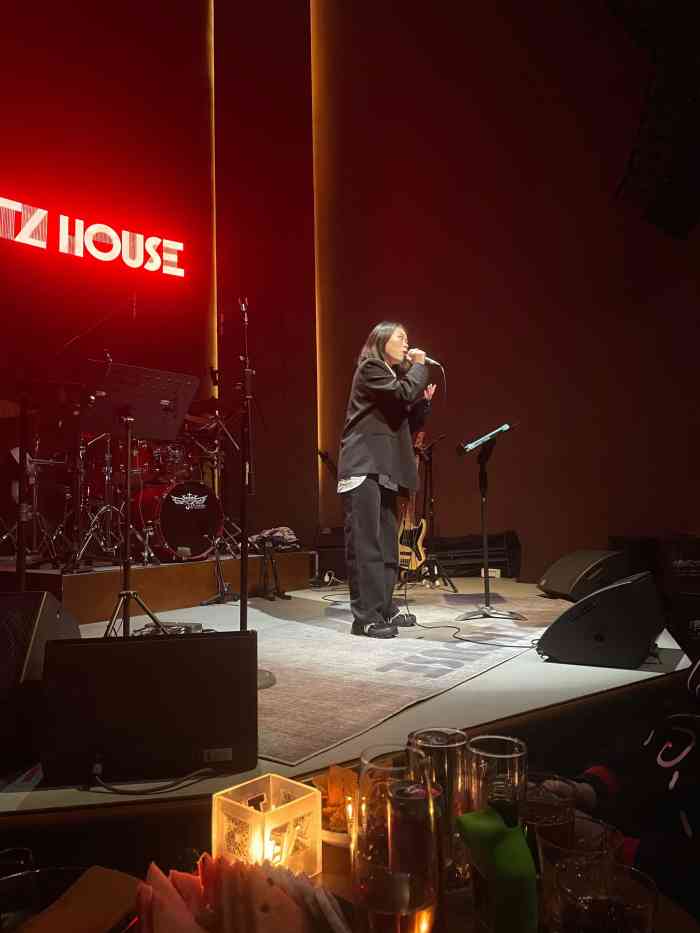 tzhouse音乐现场来福士中心店