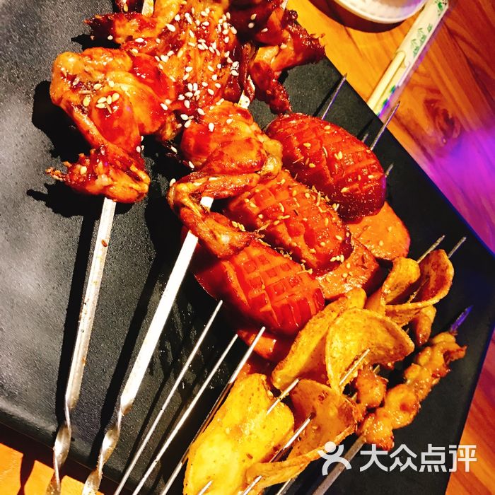 夜操场·烤串·小龙虾