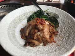 猪五花肉盖饭-热血兄弟·炭火烤肉(融侨中心店)