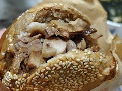 -洪峰浩老北京烧饼夹肉(角门路店)