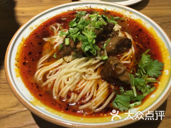 老重庆市井小吃·酸菜鱼(天河店)老重庆肥肠面图片 - 第1张