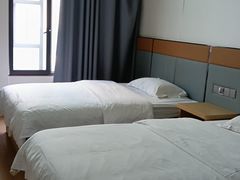 -柏季酒店(广州塔琶洲会展中心店)