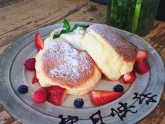 莓果奶油芝士舒芙蕾松饼-UPPER KITCHEN(延安路店)