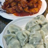 这家的饺子好吃，糖醋里脊也好吃！