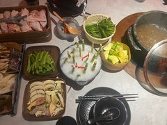 -芸山季·云南山珍菌火锅(人民广场来福士店)