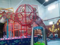 -嘿哟动霸CHUA·新潮玩运动娱乐中心·蹦床滑冰团建乐园