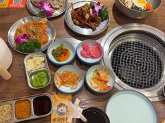 -明洞阿姨·韩式酱蟹烤肉·创意料理(三元桥店)