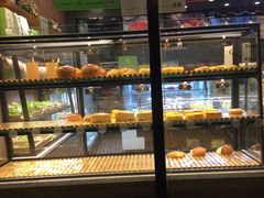 面包甜点陈列柜-爱达乐面包生日蛋糕(锦兴店)
