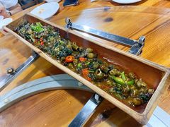 紫苏炒山坑螺-竹一味·竹筒饭