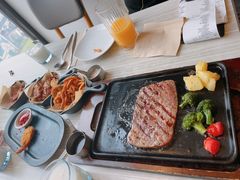 -必胜客(证大大拇指店)