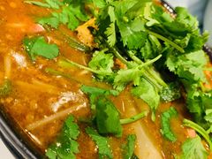 招牌炸酱酸辣米线-肥汁米蘭香港米线(长宁来福士店)