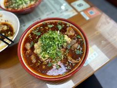 豌豆肥肠面-杨大叔爱面子·四川小吃(岗头店)