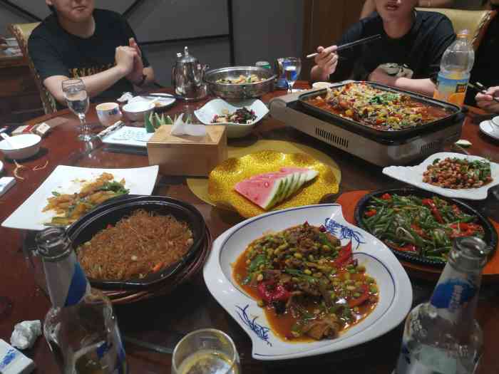 华香楼(名流店)-"亲戚请客吃饭的店,靠近新区装饰城和新人民.