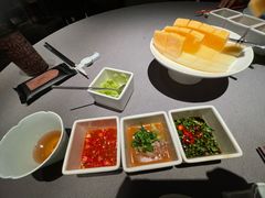 -左庭右院鲜牛肉火锅黑金店(陆家嘴中心店)