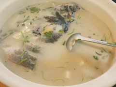 浓汤鱼头-万景饭店·鱼街农家菜