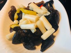 黑木耳遇上白藕带-川里谈·川味小馆(北京路店)